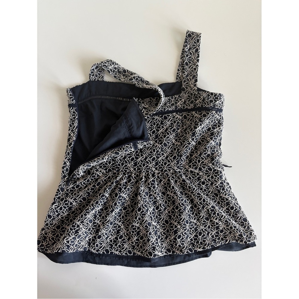 Banana Republic Black & White Lace-Inspired Peplum Tank - Picture 4 of 9